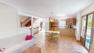 Casa aparellada a Oiartzun. Casa bifamiliar en oiartzun  en etxe bifamiliarra