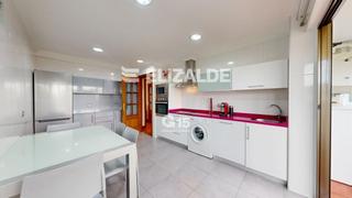 Pis  Kasares pasealekua. Piso en los boscos