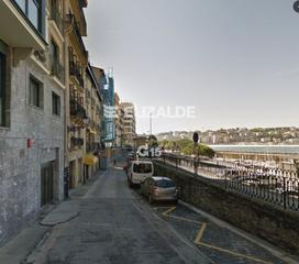 Aparcament cotxe  Mari kalea. Raya de garaje en calle mari