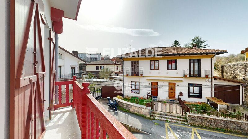 Foto b19cd5e4-aa4e-45dd-807f-4fc7c0e46644. Pis amb calefacció aparcament a Agustinas Errenteria