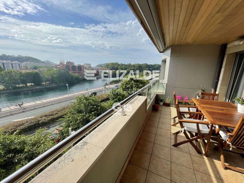 Foto 6b0c5d06-7cfb-4d61-b1e2-e70bc927ccdf. Pis amb calefacció aparcament a Riberas Donostia - San Sebastián