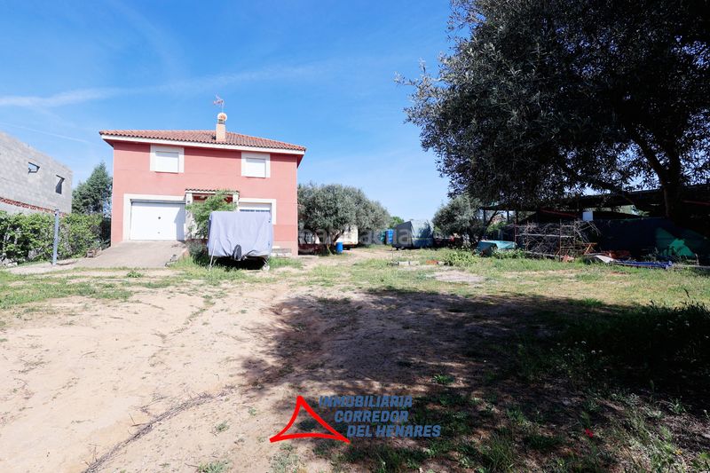 Foto 1eebe632-f39b-4916-a925-46a4cc7da294. Masia amb aparcament a Mejorada del Campo