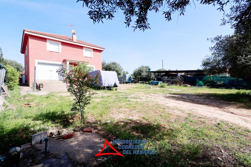 Foto a2da7dd5-ba85-4035-aaa2-c420836892b8. Masia amb aparcament a Mejorada del Campo