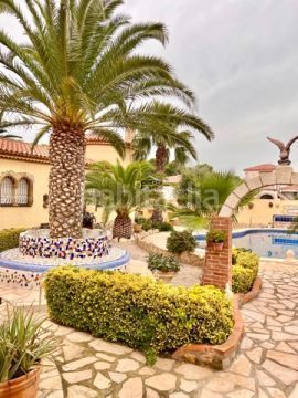 Foto 8db244a1-b6b6-45b1-a972-c53d0a76f56a. Casa amb aparcament piscina a Centre Miami Platja