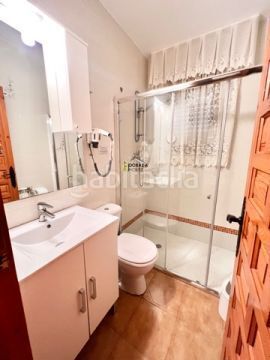 Foto fb58a103-9128-4288-8619-7079b7e913c2. Casa amb aparcament piscina a Centre Miami Platja