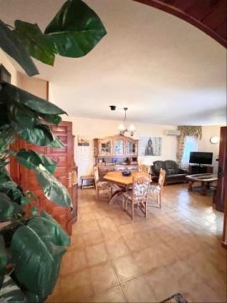 Foto 2b46cee6-0644-4f3e-b482-9adb30a36e33. Casa amb aparcament piscina a Centre Miami Platja