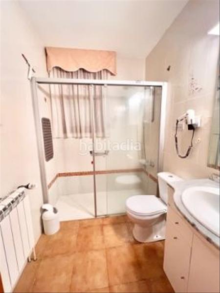 Foto 390a907e-1bb5-4e1e-9007-9b23bc5aed64. Casa amb aparcament piscina a Centre Miami Platja