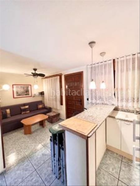 Foto 6283bde4-6085-4c4d-8673-6e3453bbd738. Casa amb aparcament piscina a Centre Miami Platja