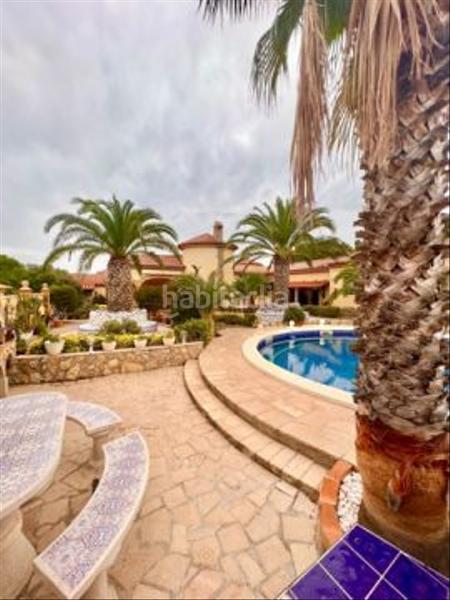 Foto 76a0a94e-62f6-4f16-99ea-c71fc81aa8c9. Casa amb aparcament piscina a Centre Miami Platja