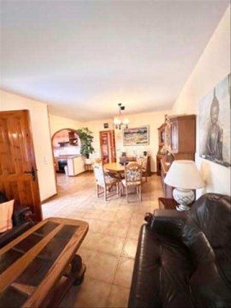 Foto 7c9546c8-a0b6-468a-96cd-c2bff4666cc0. Casa amb aparcament piscina a Centre Miami Platja