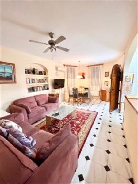 Foto fc466979-aca0-4275-ac1f-4e44d1f5663b. Casa amb aparcament piscina a Centre Miami Platja