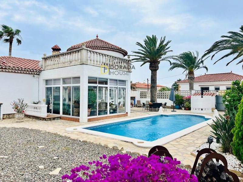 Foto f28a7e65-a8d7-4b89-b07f-e2d8b6b74069. Haus mit heizung parking pool in Centre Miami Platja