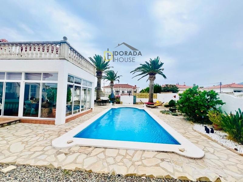 Foto fd862d9a-ef2e-4da9-898b-b422830fe8f4. Haus mit heizung parking pool in Centre Miami Platja