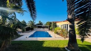 Chalet à Costa del Zèfir. Chalet con encanto en miami playa