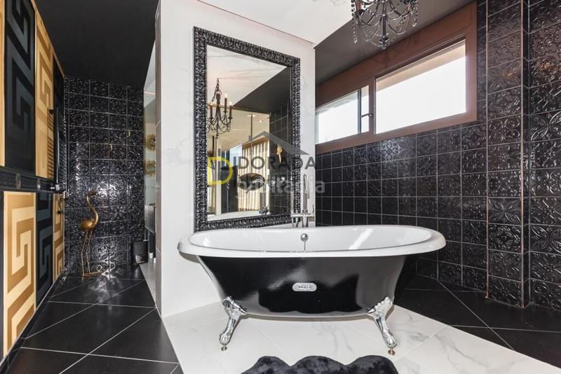 Foto fe9b5323-dab9-435d-945e-3968f6cb82de. Xalet amb calefacció aparcament piscina a Mas de Clariana Cambrils