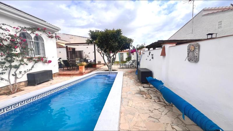 Foto 287915e8-7501-4d1e-b1c3-5f9ef987409c. Chalet mit heizung parking pool in Platja de Mont-roig Mont-roig del Camp