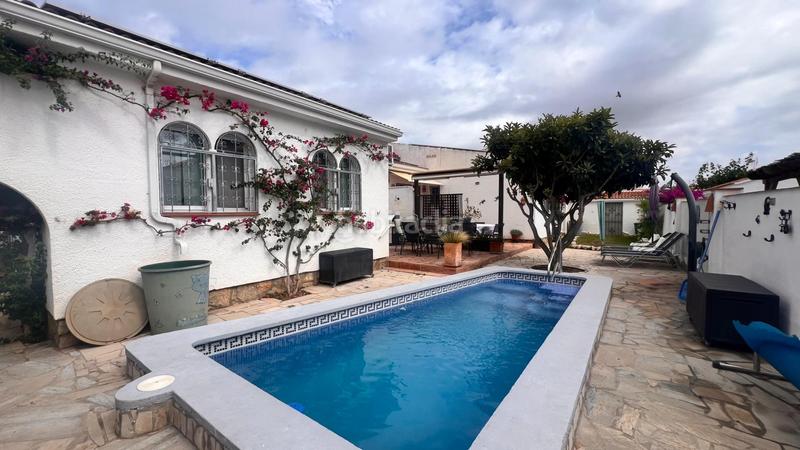 Foto 2cf1938c-4985-4cbb-b946-3917b7c38e54. Chalet mit heizung parking pool in Platja de Mont-roig Mont-roig del Camp