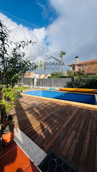 Foto 1287d7d9-7ea9-42a3-a693-02c6978d5c9d. Xalet amb calefacció aparcament piscina a Jardins de Vilafortuny - Mas d'en Bosch Cambrils
