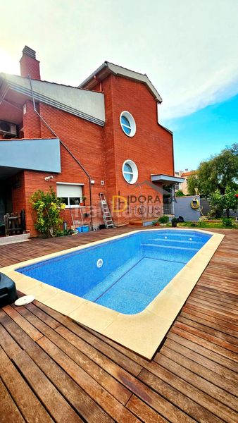 Foto 9b0629c9-2313-4f56-8afe-9a0b8bf3e8e2. Xalet amb calefacció aparcament piscina a Jardins de Vilafortuny - Mas d'en Bosch Cambrils