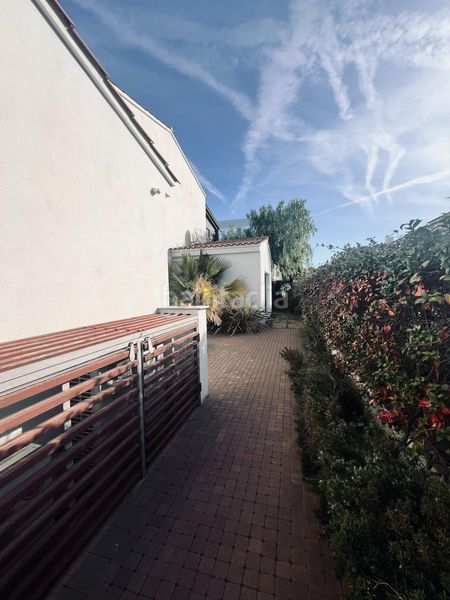 Foto 32c33b65-bd03-480f-bfa4-ef3bef58537f. Doppelhaus mit parking pool in El Dorado Platja Cambrils