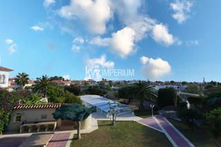 Chalet in Centre. Fantástica villa a 4 vientos con jardín privado y vistas