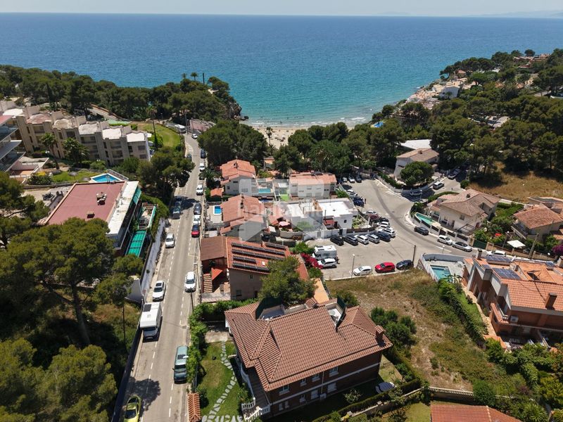 Foto 5440e2d6-128d-48a8-accf-85cc48733e7b. Xalet amb calefacció aparcament piscina a pla de maset - cap de Salou Salou