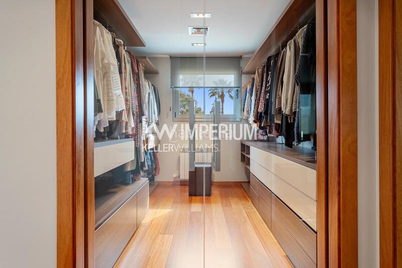 Foto 011f50ac-35de-4e44-b989-de2670f7437c. Chalet con riscaldamento parcheggio piscina in Mestral Reus