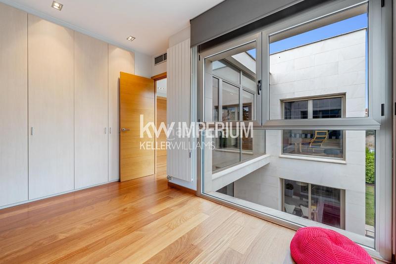 Foto 0177da2e-a857-4ff0-a7c6-a3c66511d670. Chalet con riscaldamento parcheggio piscina in Mestral Reus