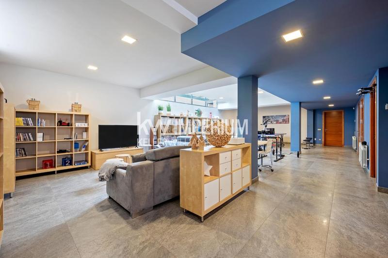 Foto 095c2421-47c8-4060-be5c-02e2eb726a70. Chalet con riscaldamento parcheggio piscina in Mestral Reus