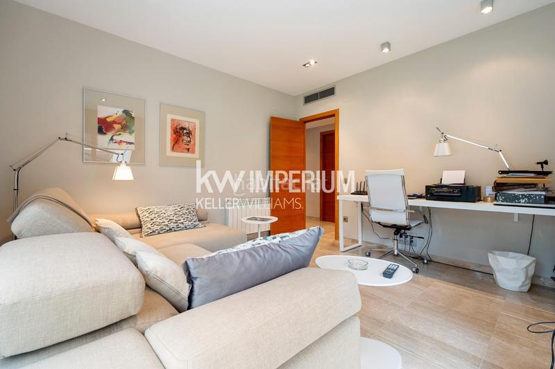 Foto 1fd7ebf6-253d-4976-83c0-a84801952596. Chalet con riscaldamento parcheggio piscina in Mestral Reus