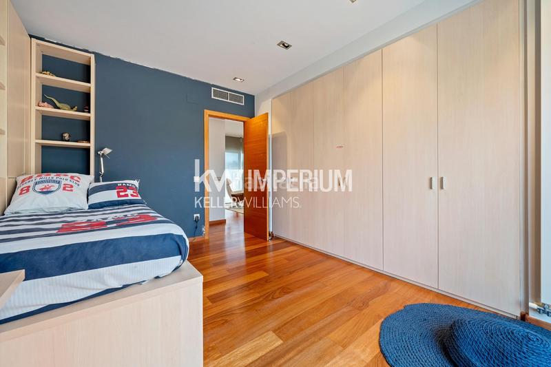 Foto 472f9c85-b0e6-4a84-84f5-501ce344efdb. Chalet con riscaldamento parcheggio piscina in Mestral Reus