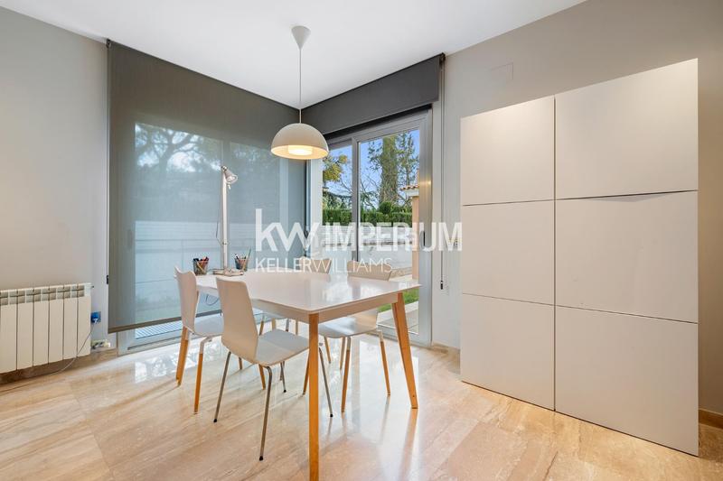 Foto 49a04c36-2b83-4281-bdcd-1e6ece72e2fe. Chalet con riscaldamento parcheggio piscina in Mestral Reus