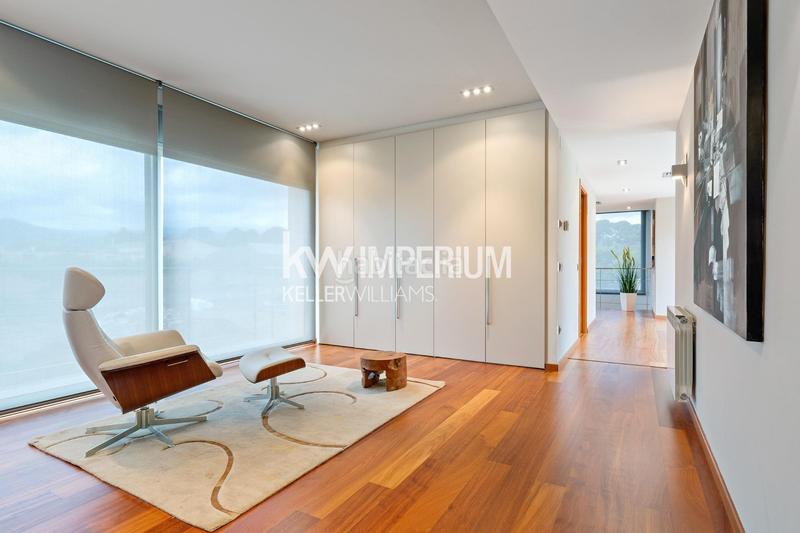 Foto 6139054c-cc0d-4907-bd1f-c2a5d7c9081e. Chalet con riscaldamento parcheggio piscina in Mestral Reus