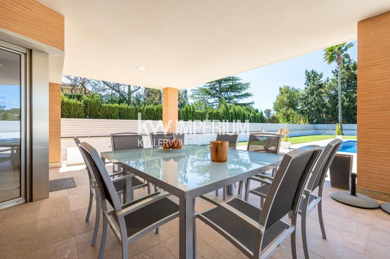 Foto 62ab55b9-8308-49e3-8484-9e6ecb1cf486. Chalet con riscaldamento parcheggio piscina in Mestral Reus