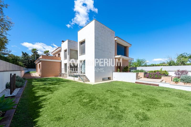 Foto 67ab5a99-c212-44e1-87fe-da74f90d77f0. Chalet con riscaldamento parcheggio piscina in Mestral Reus