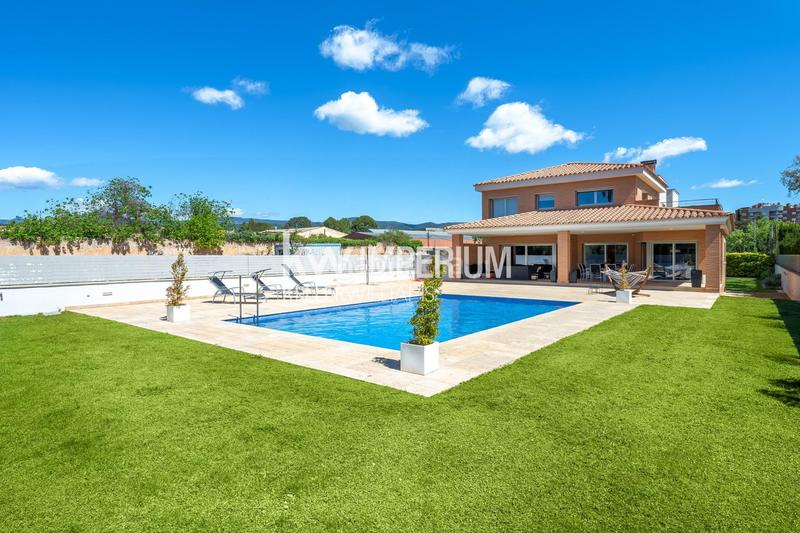 Foto 6975de7f-d09b-48f8-8a88-d80b49748ebd. Chalet con riscaldamento parcheggio piscina in Mestral Reus