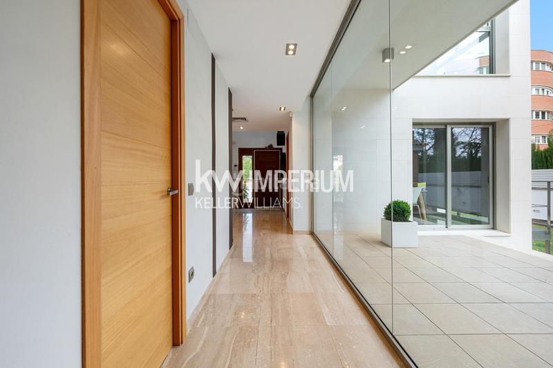 Foto 6bb69bdf-d62b-4d77-ac20-0718a5b6ff2b. Chalet con riscaldamento parcheggio piscina in Mestral Reus