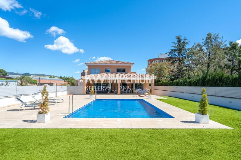 Foto aa91d3fb-ab2a-4030-b73e-02c5165d7203. Chalet con riscaldamento parcheggio piscina in Mestral Reus