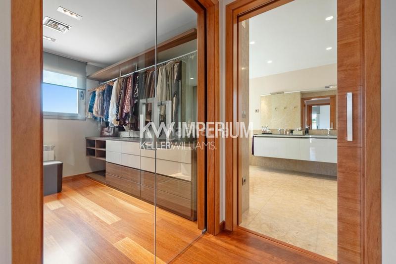 Foto b2290f64-d2b8-400e-b5ef-226561cc9dbf. Chalet con riscaldamento parcheggio piscina in Mestral Reus