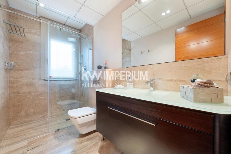 Foto b854d500-015f-4c61-ac0f-511ec9e758ce. Chalet con riscaldamento parcheggio piscina in Mestral Reus