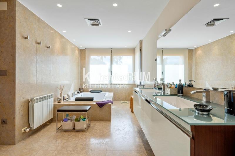 Foto ba1f056b-49c8-4aea-84f2-d58c43ff9d85. Chalet con riscaldamento parcheggio piscina in Mestral Reus