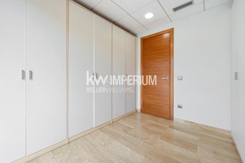 Foto e85526ae-73c4-4eba-8e29-8d3b40ce99f0. Chalet con riscaldamento parcheggio piscina in Mestral Reus