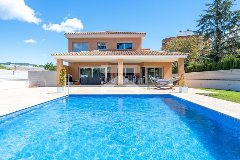 Foto f103b168-d2c1-4802-93c6-fcca68cd0f95. Chalet mit heizung parking pool in Mestral Reus