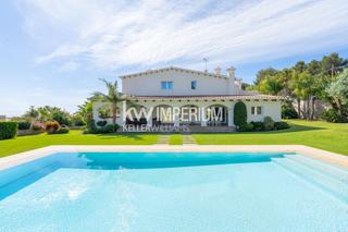 Chalet in Roda de Barà. Excepcional y sofisticada villa con vistas al mar