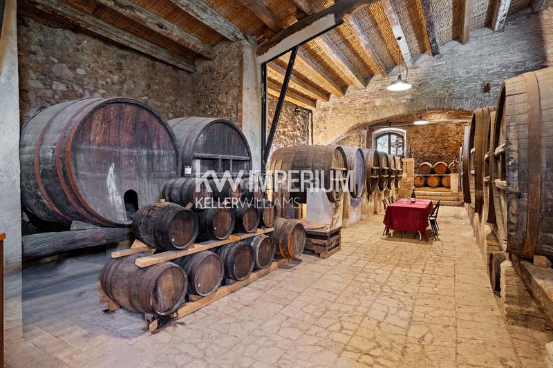 Foto 2fb2aa33-bb3a-404c-92b4-5bb7d384279d. Masía finca histórica destinada a hotel con bodegas en priorat en Molar (El)