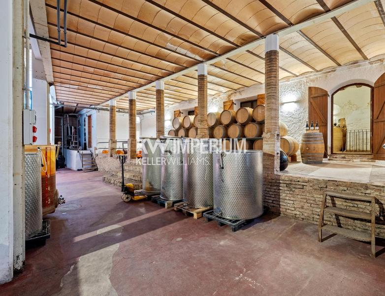 Foto 46d2c41e-7f7e-4ce7-a59e-cb9568824c0f. Masía finca histórica destinada a hotel con bodegas en priorat en Molar (El)