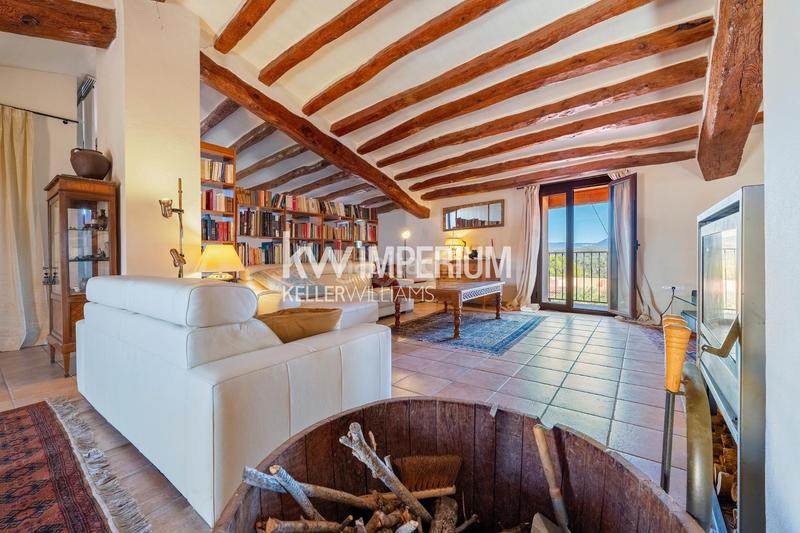 Foto 52e0b148-2369-43bb-8527-eda6383cc00d. Masía finca histórica destinada a hotel con bodegas en priorat en Molar (El)