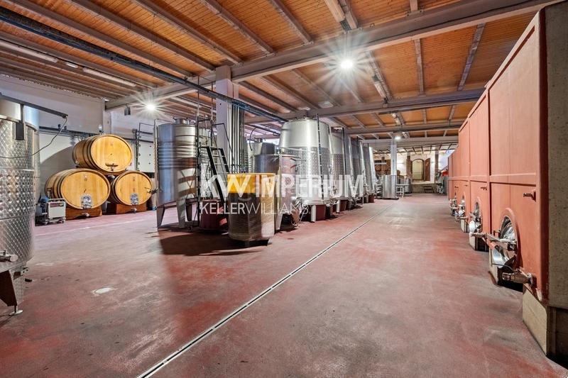 Foto fa7aa0c2-706b-4926-a935-2f1ac71769cc. Masía finca histórica destinada a hotel con bodegas en priorat en Molar (El)