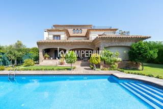 Xalet a Els Tallats - Mas Olivé. Exclusiva vivienda de alto standing en vilafortuny