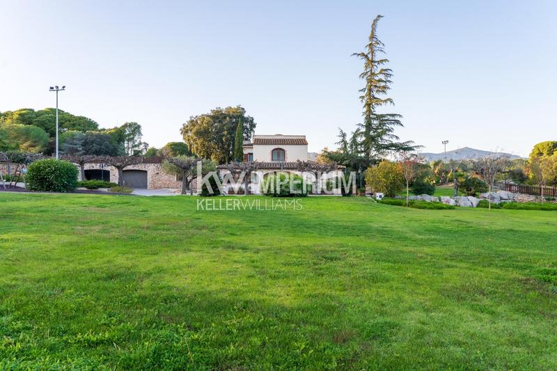 Foto 7c0ef26b-a87f-4c16-80b7-ebf5e80f7b2c. Chalet excepcional masia en Valls